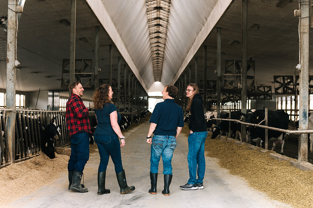 CATTLEytics team in the barn